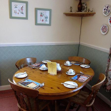 Black Swan Guest House Marton  Екстер'єр фото