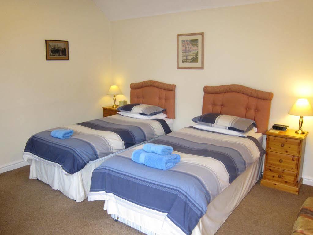 Black Swan Guest House Marton  Екстер'єр фото