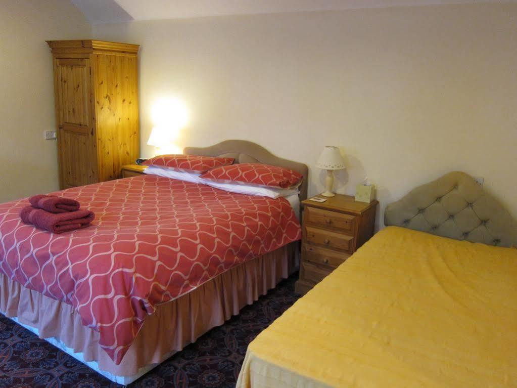 Black Swan Guest House Marton  Екстер'єр фото